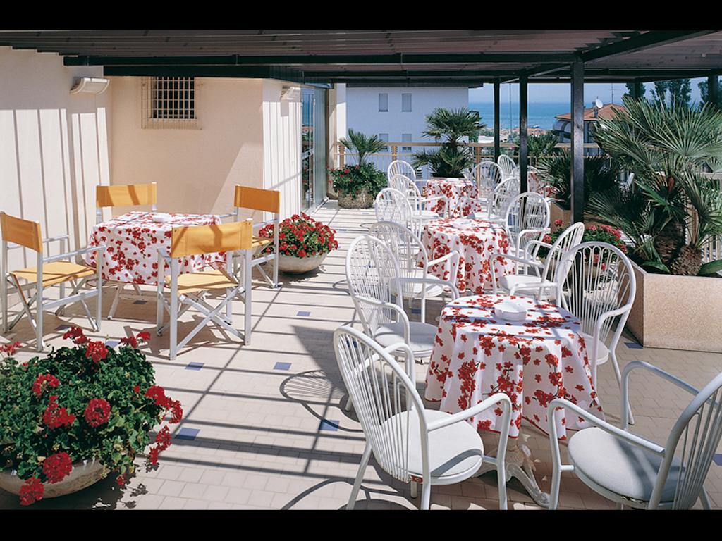 Hotel Emma Nord Rímini Exterior foto